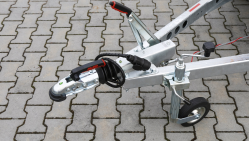 Výkonný štěpkovač na benzín a s brzděným podvozkem (38 HP) LS 160 PPB 